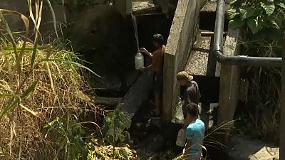 Caracas residents desperate to find drinking water