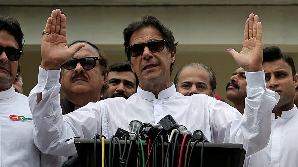 عمران خان: هند «هیستری» جنگ دارد عمران خان: هند «هیستری» جنگ دارد