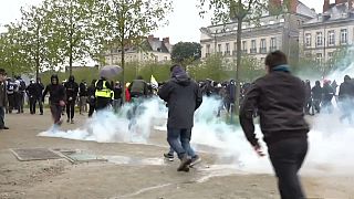 'Yellow vest' protesters clash with riot police in Toulouse