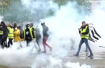 Protesters, police clash in Nantes on 21st round of 'yellow vest' demos