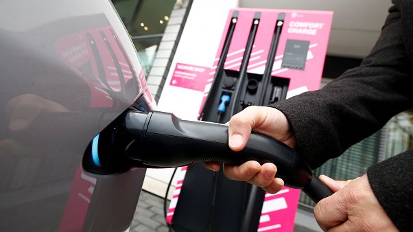 Dutch adventurer finishes three-year electric car journey in Australia Dutch adventurer finishes three-year electric car journey in Australia