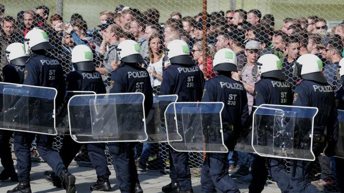 اتریش به کنترل‌ها در مرز با مجارستان و اسلوونی ادامه می‌دهد