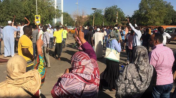 جانب من المظاهرات السودانية جانب من المظاهرات السودانية