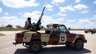 قوات شرق ليبيا تنفذ ضربة جوية على طرابلس والأمم المتحدة تدعو إلى هدنة