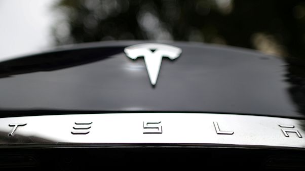 Tesla hisse satarak 2,5 milyar Dolarlık fon toplayacak Tesla hisse satarak 2,5 milyar Dolarlık fon toplayacak