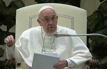 Papa: "Guerra è colpa di Europa e America che vendono le armi"