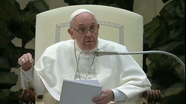 Papa: "Guerra è colpa di Europa e America che vendono le armi" Papa: "Guerra è colpa di Europa e America che vendono le armi"