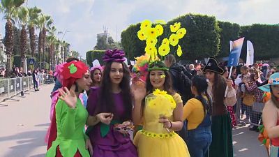 Bunt und beliebt: Orangenblüten-Karneval in Adana
