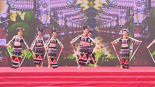 People from ethnic minorities celebrate traditional festival in Hainan