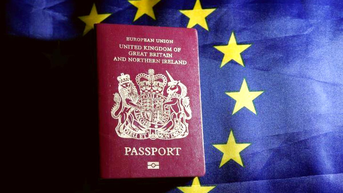 Brexit bitmeden İngiltere pasaportlarından AB ibaresi kaldırıldı