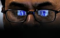 Reino Unido intensifica la lucha contra los contenidos dañinos en Internet
