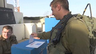 شاهد: جنود إسرائيليون يدلون بأصواتهم في الانتخابات التشريعية