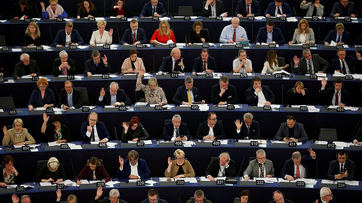 Elezioni europee, chi sale e chi scende: cosa dicono le ultime proiezioni