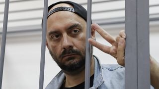 محكمة روسية تطلق سراح مخرج مسرحي مشهور بكفالة