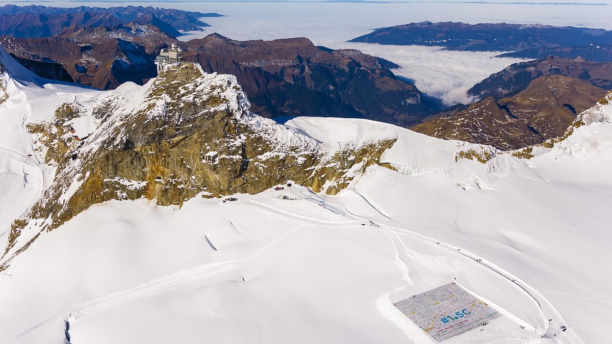 Évente 335 milliárd tonna jeget vesztenek a gleccserek