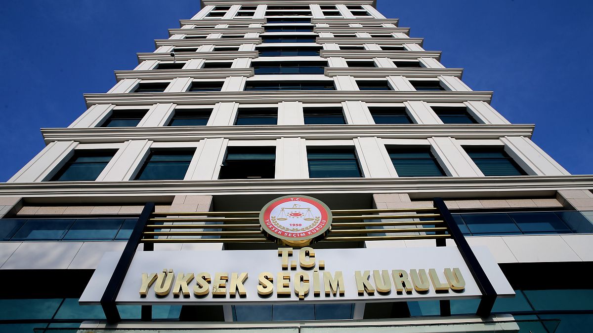 YSK'dan İstanbul kararı: 31 ilçede sayım talebine ret, 51 sandıkta oylar yeniden sayılacak