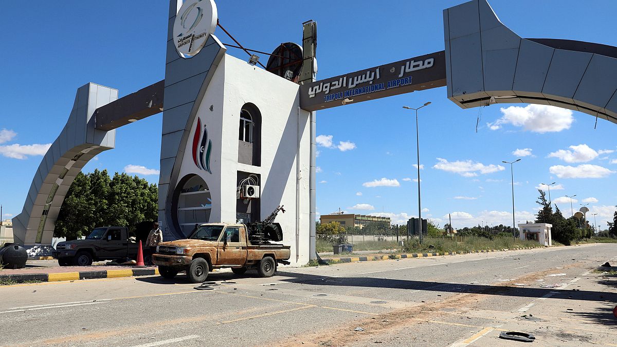 Único aeroporto de Tripoli em funcionamento é encerrado