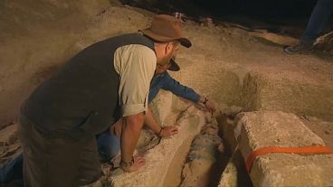 ویدئو؛ کشف مومیایی ۲۵۰۰ ساله در جنوب قاهره