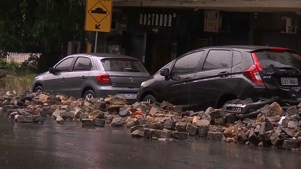 Brésil : des pluies diluviennes ont déferlé sur Rio Brésil : des pluies diluviennes ont déferlé sur Rio
