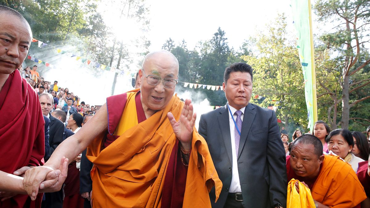 Tibet'in ruhani lideri Dalay Lama akciğer enfeksiyonu nedeniyle hastaneye kaldırıldı