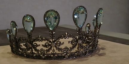 شاهد: مزاد كريستيز يعرض تاجاً من صنع فابرجيه مصمم مجوهرات قياصرة روسيا