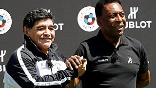Maradona a Pelè: "Auguri di pronta guarigione"