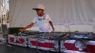 Un DJ de éxito con solo seis años