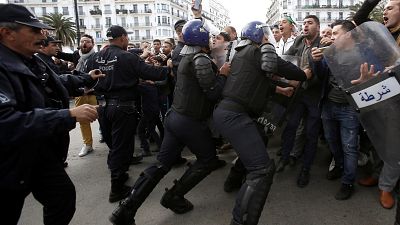 L'armée algérienne met en garde les manifestants toujours mobilisés 