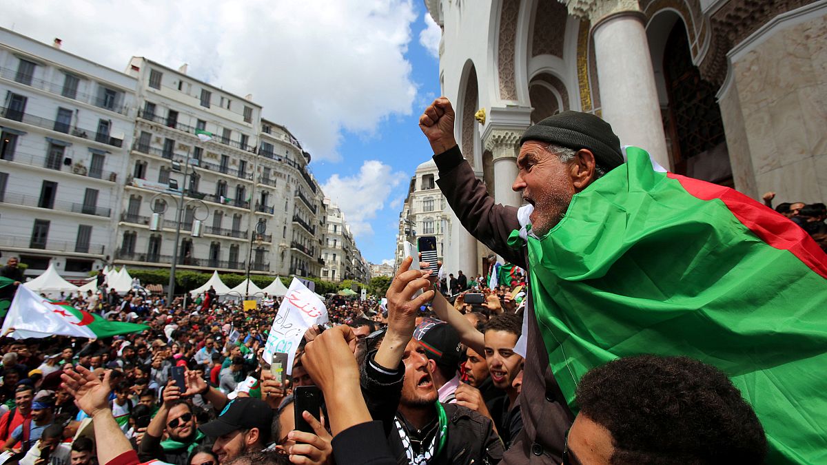 Cezayir'de Buteflikasız seçimler 4 Temmuz'da