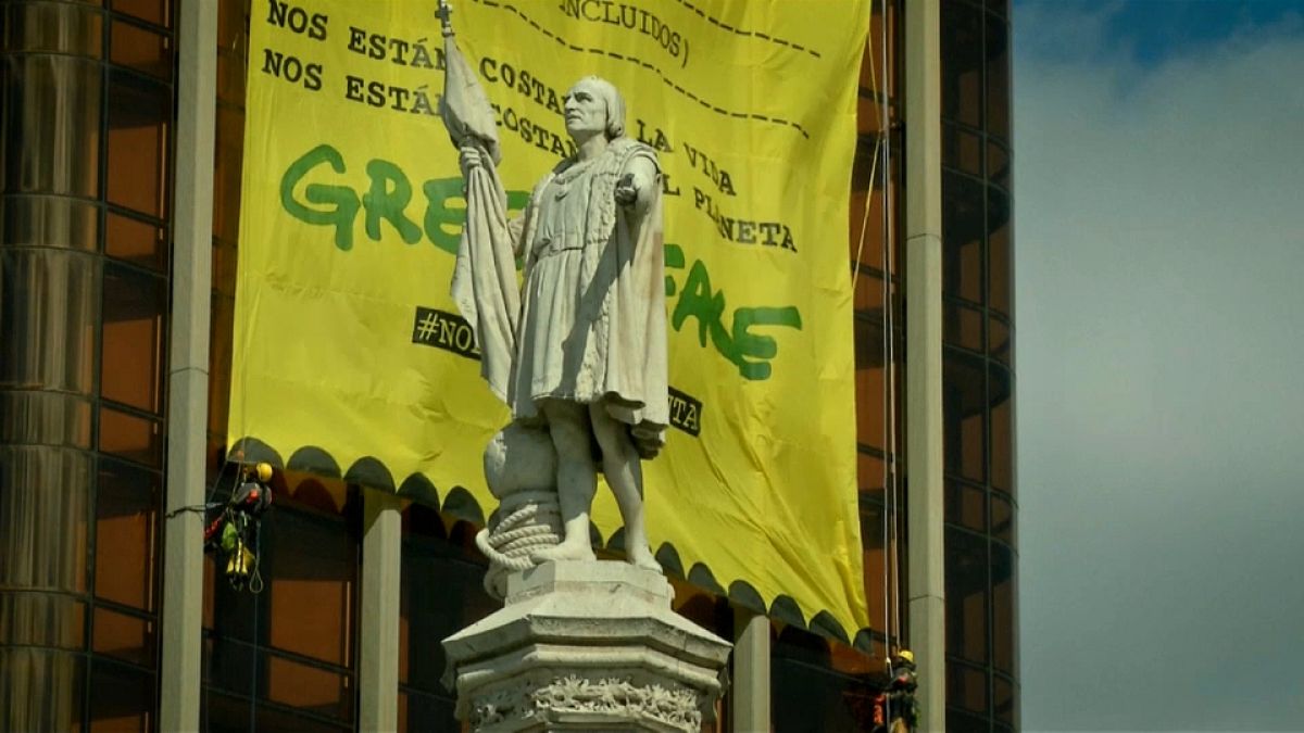 Greenpeace unveils huge banner in Madrid calling for action on climate change 