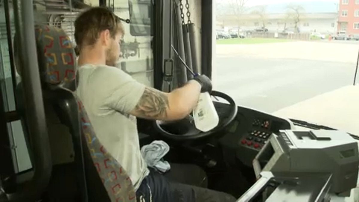 Kanyarós lett egy sofőr, leállt a buszközlekedés Klagenfurtban