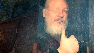 Assange, un año de cárcel antes de su posible extradición