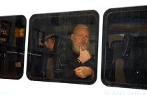 Julian Assange kefalet kurallarını ihlal ettiği gerekçesiyle 50 hafta hapse mahkum edildi