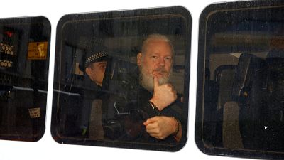 Assange filmé à son insu