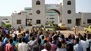 تحولات سودان؛ وعده تشکیل دولت غیر نظامی و مخالفت با استرداد عمر البشیر