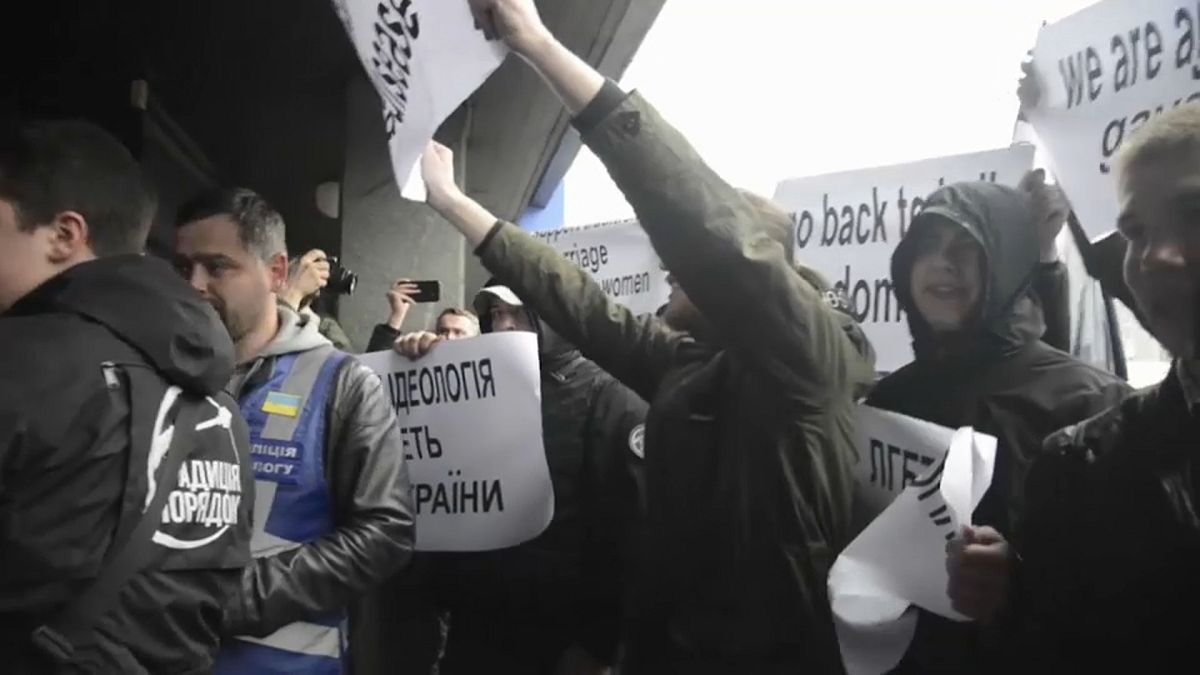 Украинские геи и лесбиянки призвали ЕС повлиять на Киев