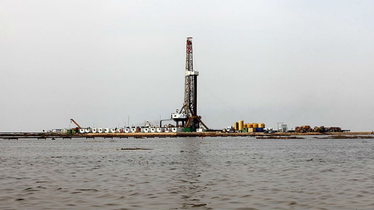سیل خوزستان؛ دولت شایعه بستن هورالعظیم برای حفظ تأسیسات نفتی را رد کرد