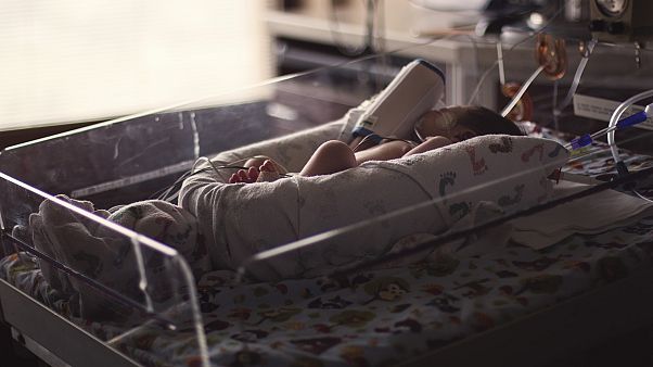 Γεννήθηκε το πρώτο μωρό με ρομποτικά υποβοηθούμενη μεταμόσχευση μήτρας Γεννήθηκε το πρώτο μωρό με ρομποτικά υποβοηθούμενη μεταμόσχευση μήτρας