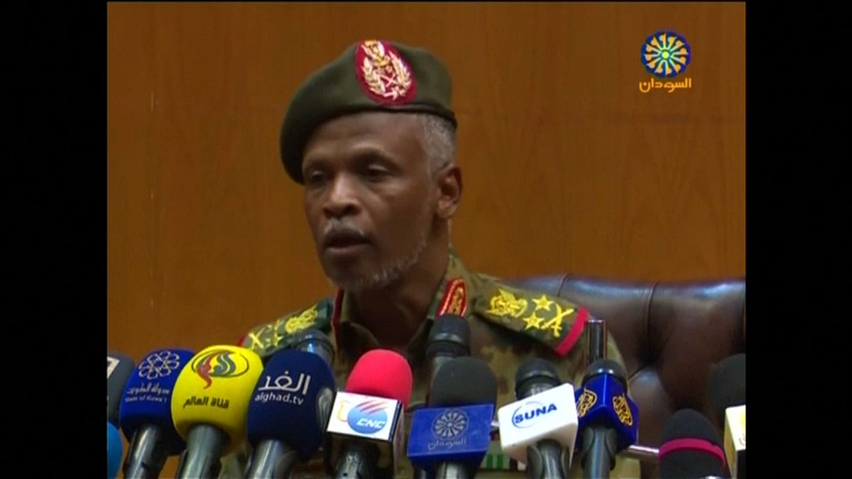 الفريق عمر زيد العابدين عضو المجلس العسكري في السودان