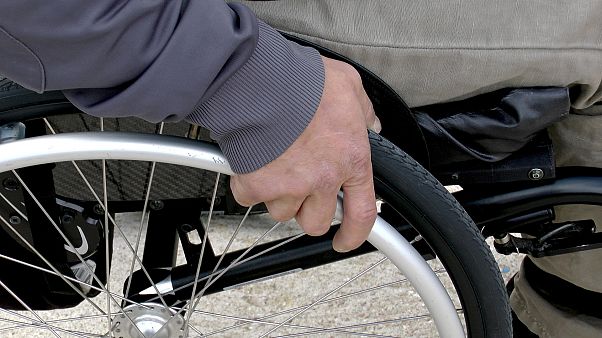 Italienischer Rollstuhl-Betrüger erschleicht sich 137.000 Euro Invaliditätsrente Italienischer Rollstuhl-Betrüger erschleicht sich 137.000 Euro Invaliditätsrente