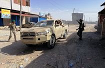 Menekülnek Tripoliból a civilek