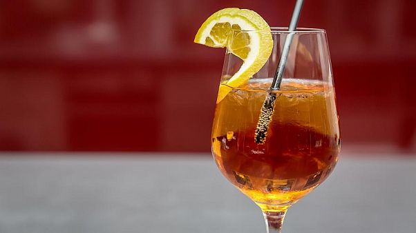 Brevettato in Germania un braccialetto che individua le bevande alterate con droghe e alcol Brevettato in Germania un braccialetto che individua le bevande alterate con droghe e alcol