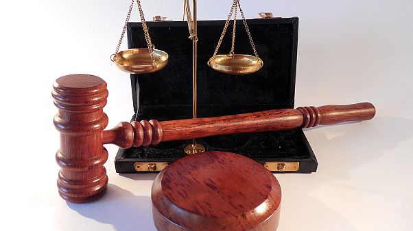 Selbsternannter "König von Deutschland" wegen selbst gebasteltem Führerschein vor Gericht Selbsternannter "König von Deutschland" wegen selbst gebasteltem Führerschein vor Gericht