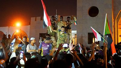 Poder volta a mudar de mãos no Sudão