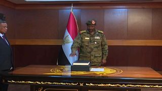 Sudan: Übergangsstaatschef zurückgetreten, Generalleutnant übernimmt