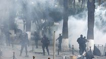 Algéria: az elit távozását követelik