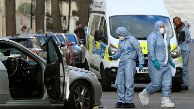 Polícia dispara contra carro em Londres