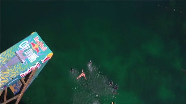 Red Bull Cliff Diving: Hunt e Iffland triunfam nas Filipinas Red Bull Cliff Diving: Hunt e Iffland triunfam nas Filipinas