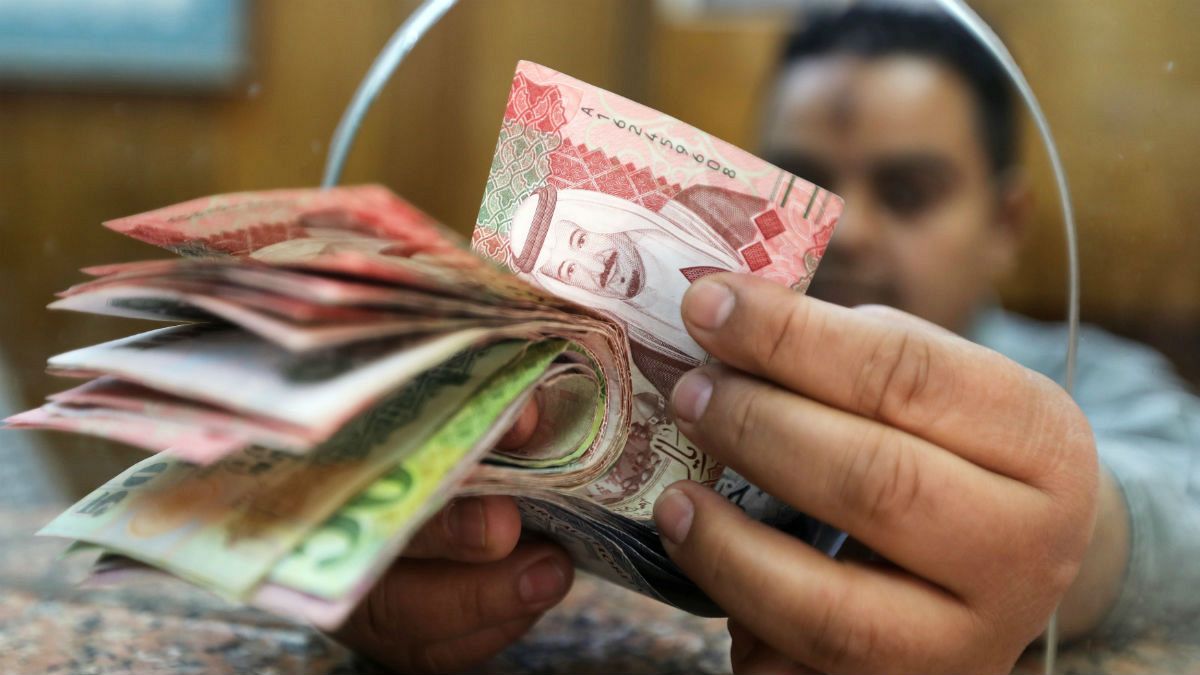 رویارویی ایران و عربستان در بازار ارز؛ ریال سعودی بیش از دلار گران شد