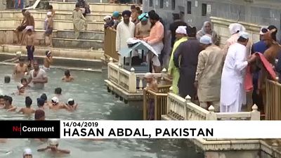 Indische Sikh feiern in Pakistan